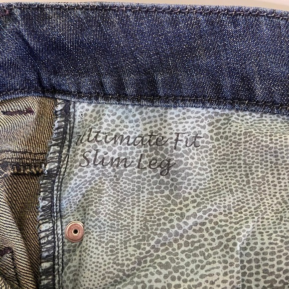 Chico's Platinum Jeans Ultimate Fit Slim Leg Stretch Denim Blue US Size 8 - Picture 6 of 13